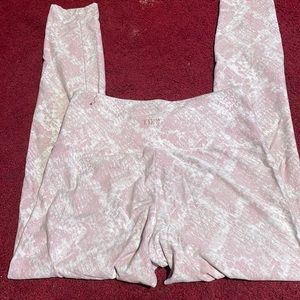 super cute pink workout leggings!